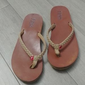 Flojos flip flops. Boys size 5 can wear or men's size 7.